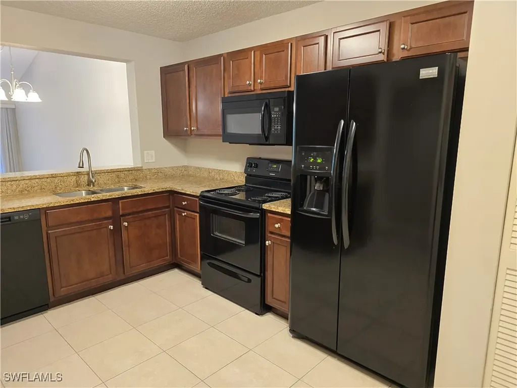 605 Squire Circle Naples FL 34104