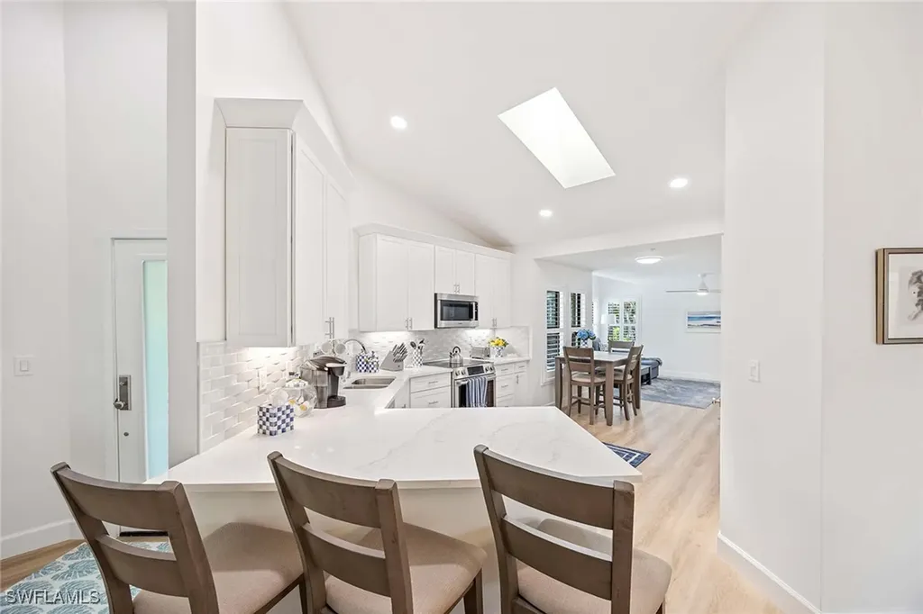 571 Park Shore Drive Naples FL 34103