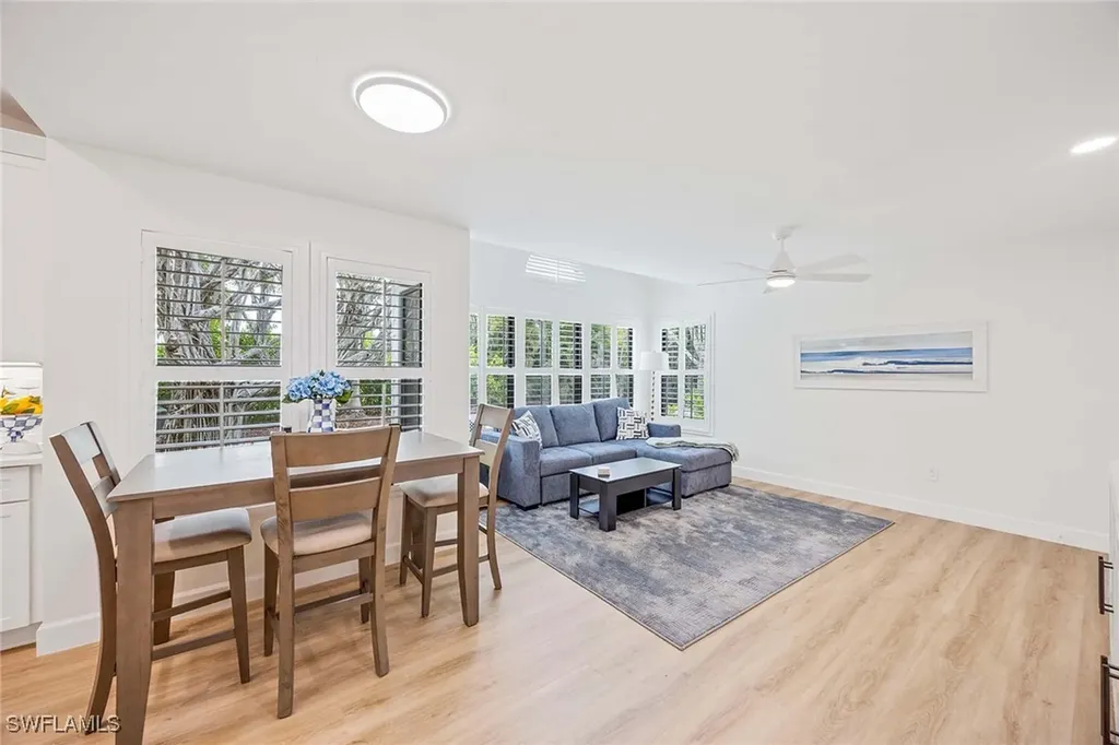 571 Park Shore Drive Naples FL 34103