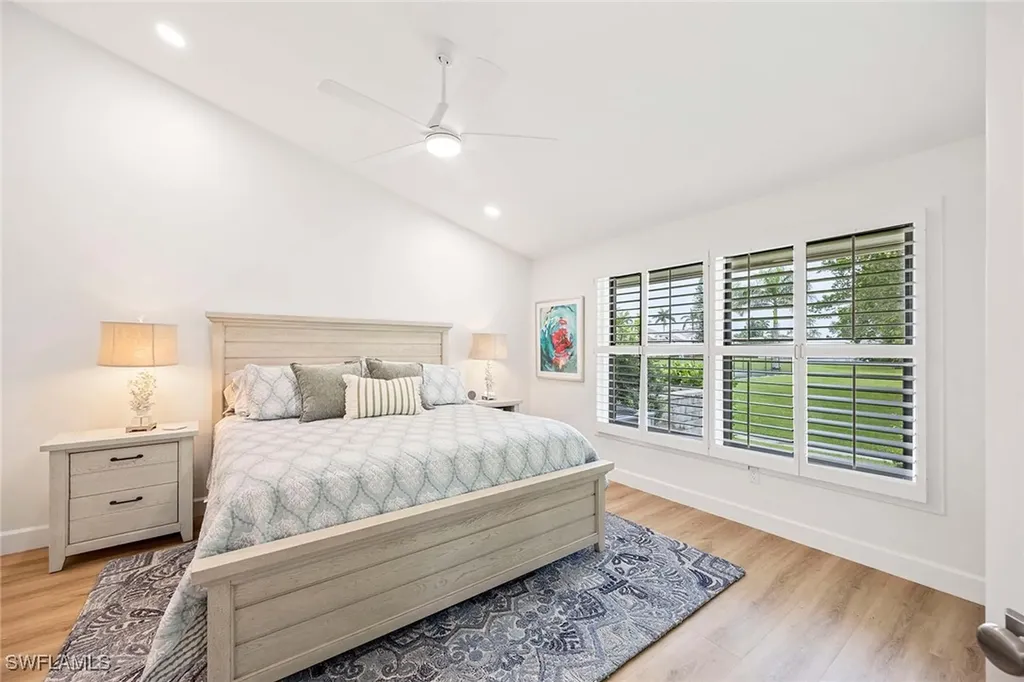 571 Park Shore Drive Naples FL 34103