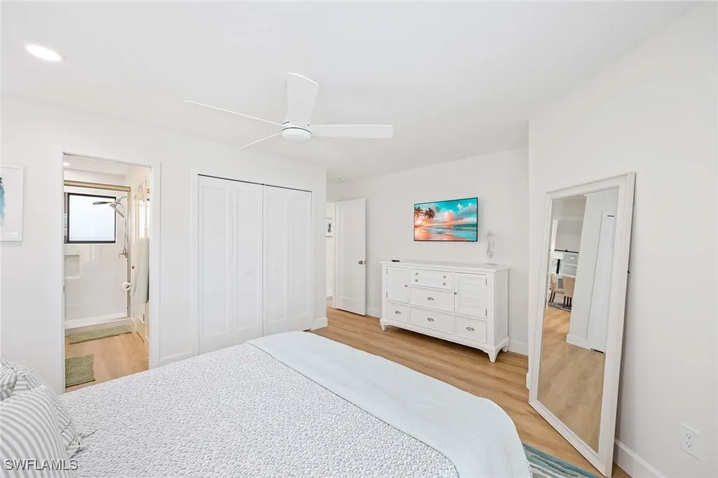 571 Park Shore Drive Naples FL 34103