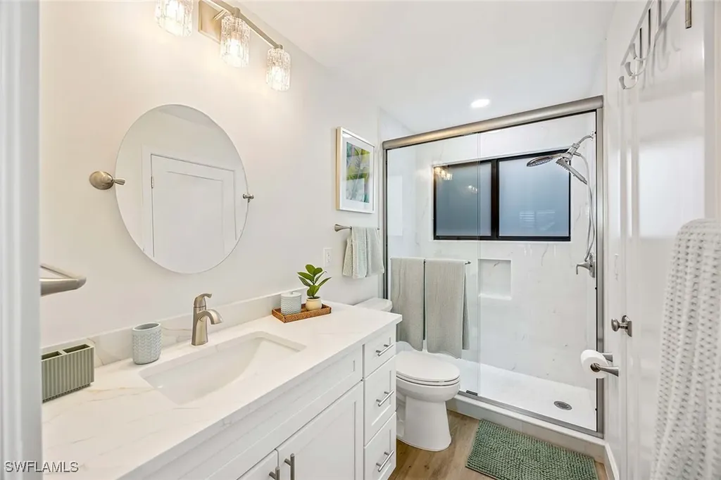 571 Park Shore Drive Naples FL 34103