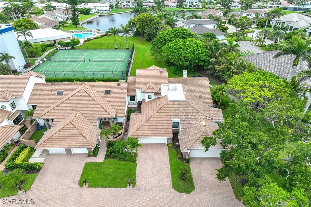 571 Park Shore Drive Naples FL 34103