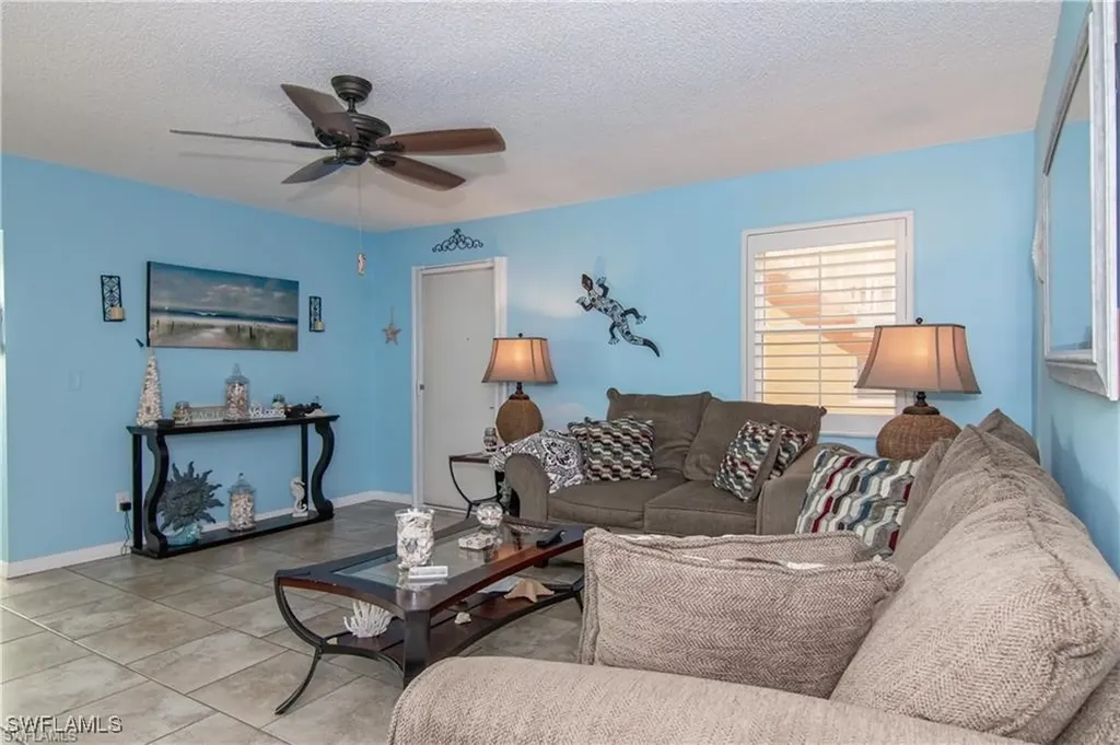 1400 Pompei Lane Naples FL 34103