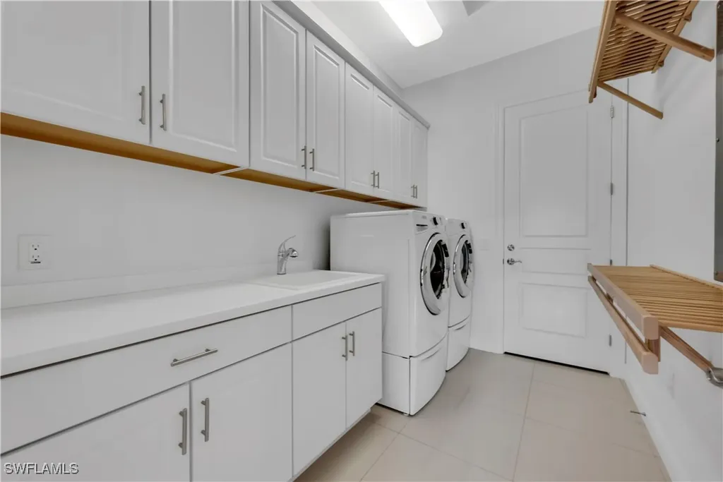 2739 Tiburon Boulevard E Naples FL 34109