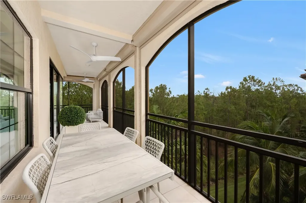 2739 Tiburon Boulevard E Naples FL 34109