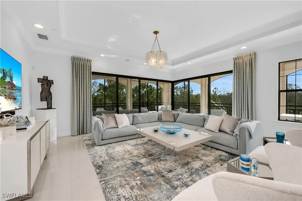 2739 Tiburon Boulevard E Naples FL 34109