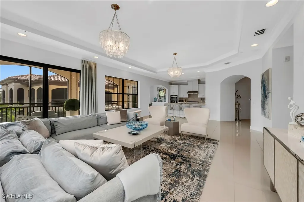 2739 Tiburon Boulevard E Naples FL 34109