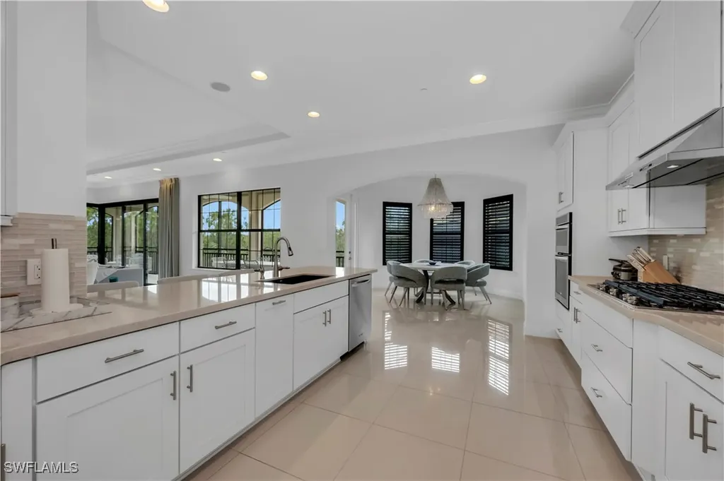 2739 Tiburon Boulevard E Naples FL 34109