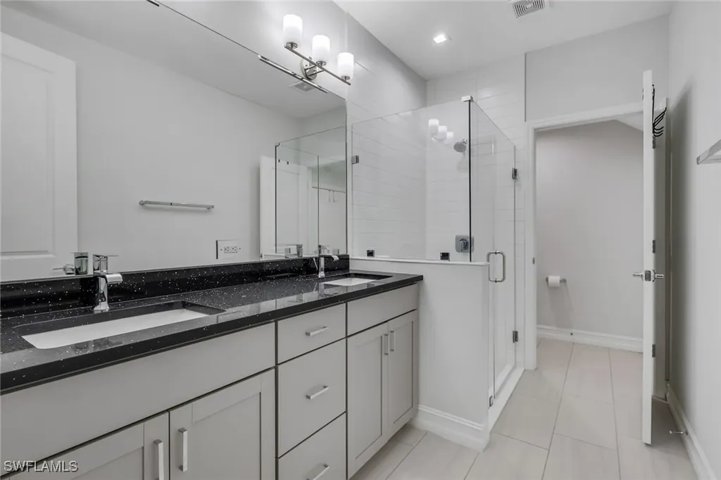 7501 Carnegie Way Naples FL 34119