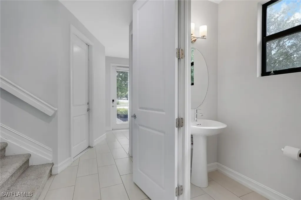 7501 Carnegie Way Naples FL 34119