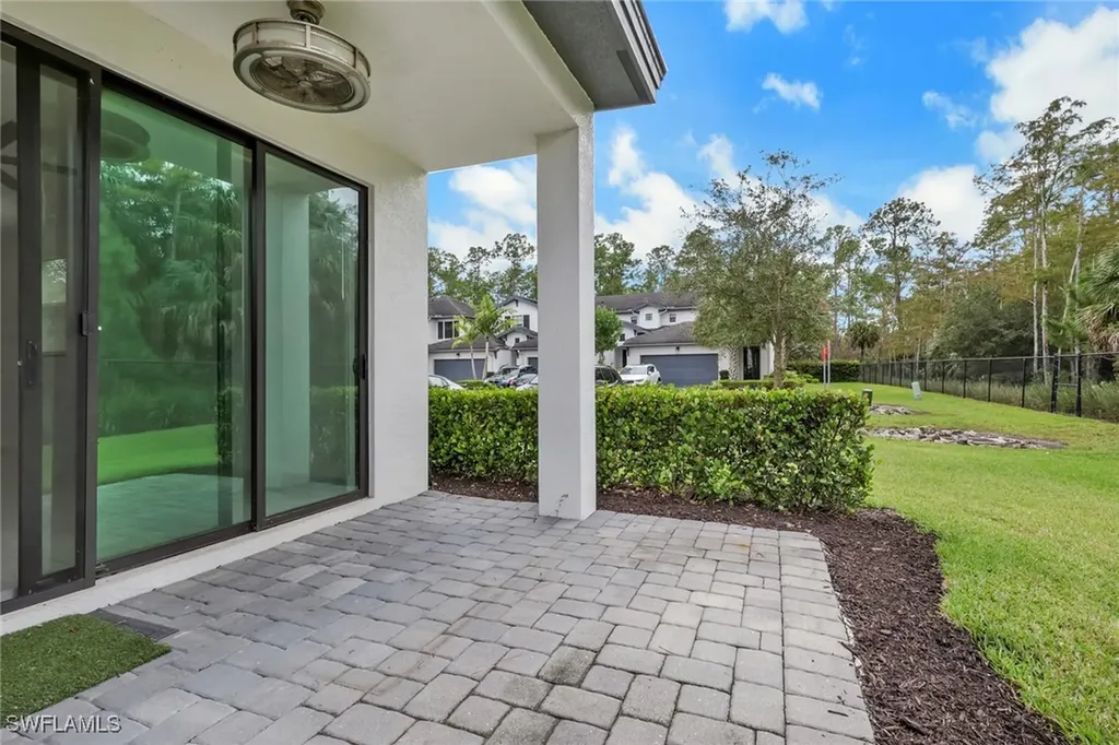 7501 Carnegie Way Naples FL 34119