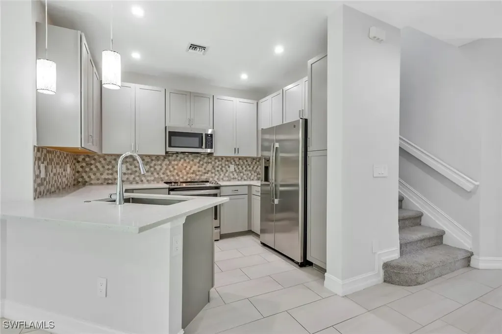 7501 Carnegie Way Naples FL 34119