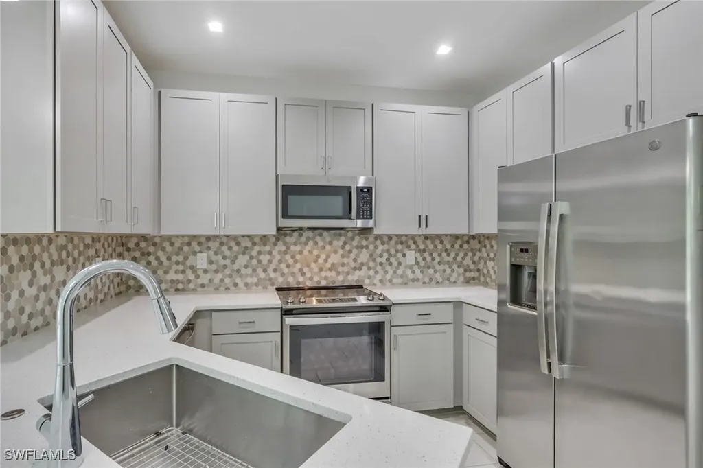 7501 Carnegie Way Naples FL 34119