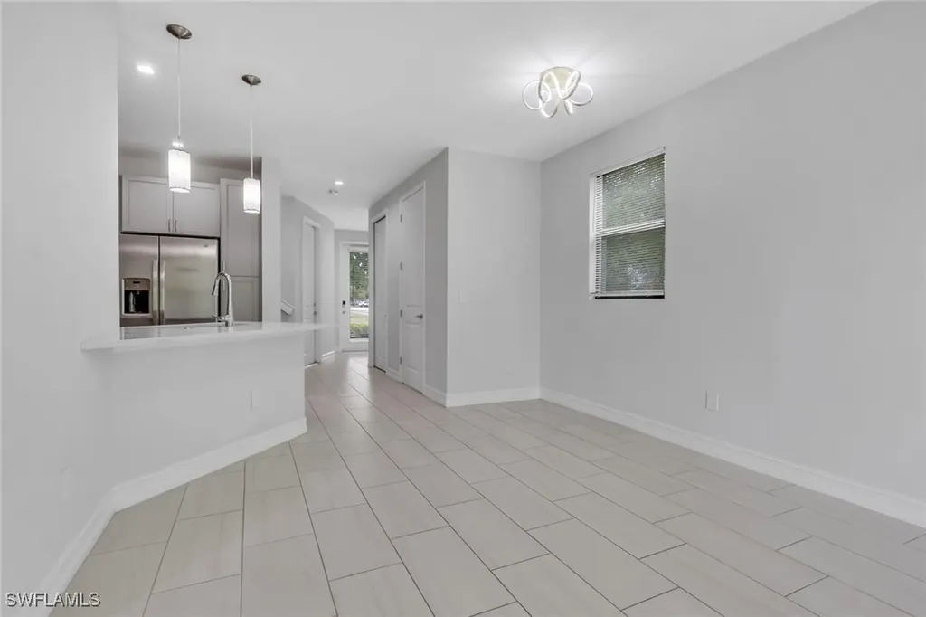 7501 Carnegie Way Naples FL 34119