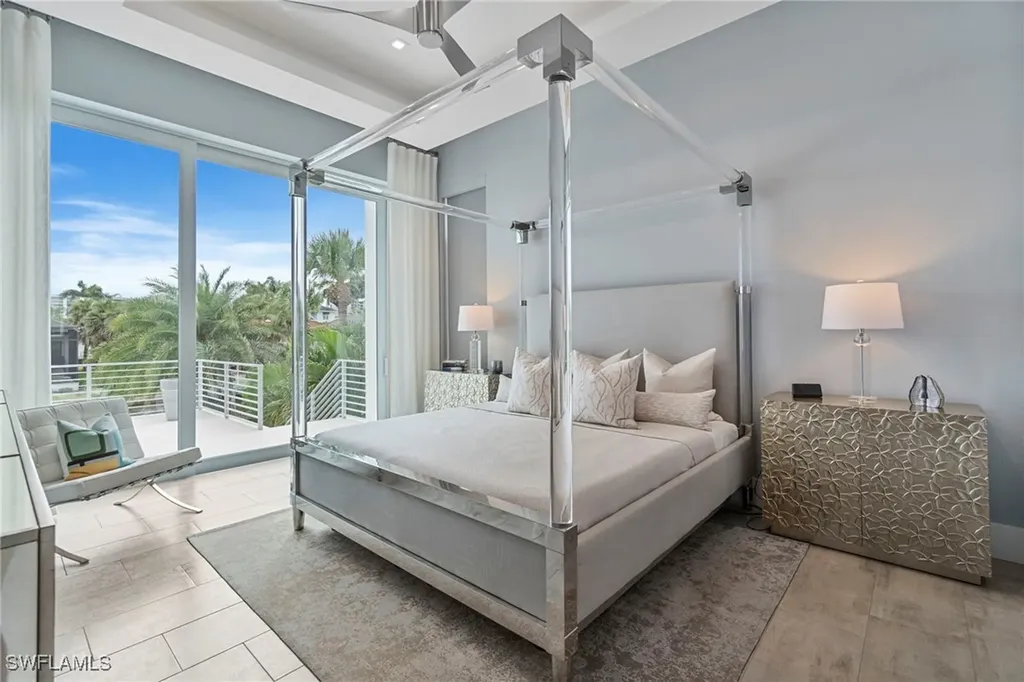 432 Bayside Avenue Naples FL 34108