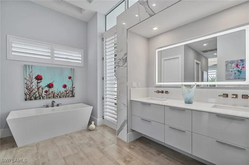 432 Bayside Avenue Naples FL 34108