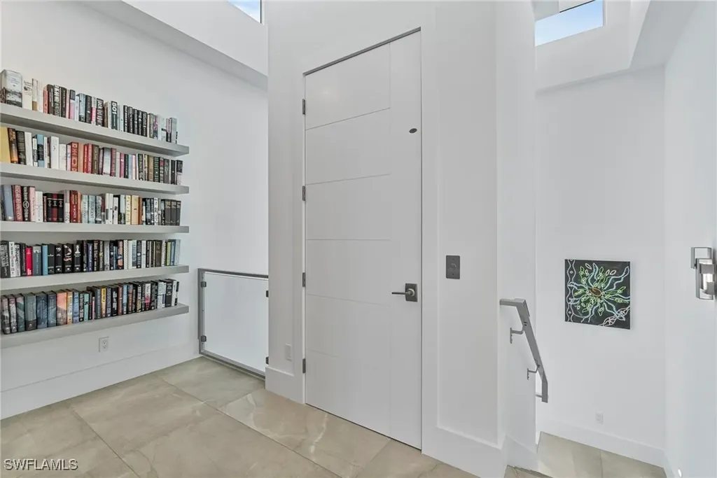 432 Bayside Avenue Naples FL 34108