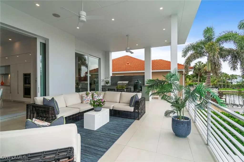 432 Bayside Avenue Naples FL 34108