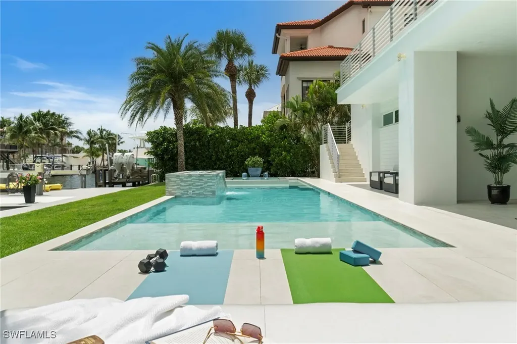 432 Bayside Avenue Naples FL 34108