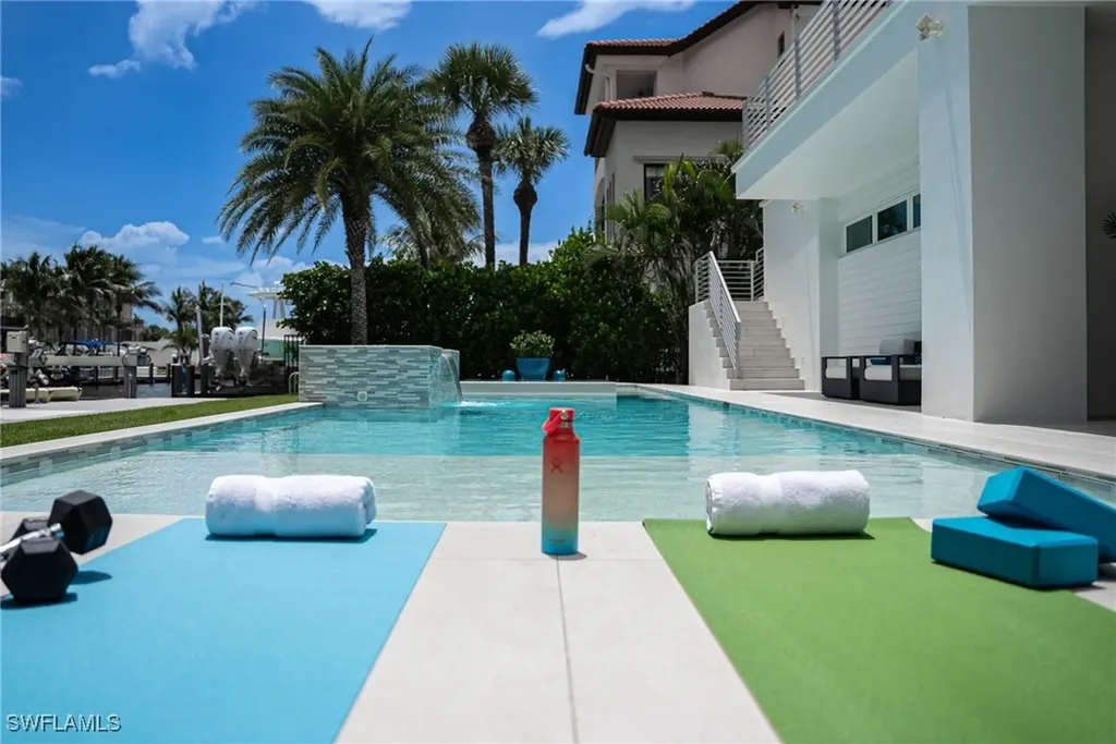 432 Bayside Avenue Naples FL 34108