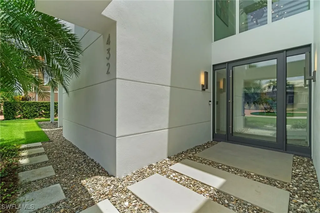 432 Bayside Avenue Naples FL 34108