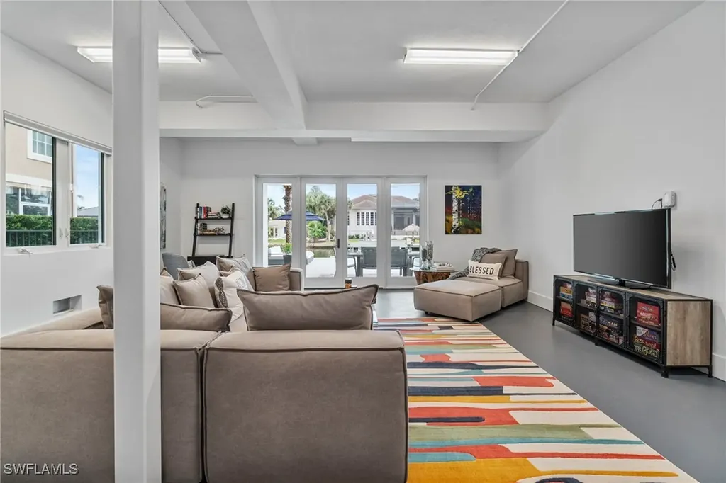 432 Bayside Avenue Naples FL 34108