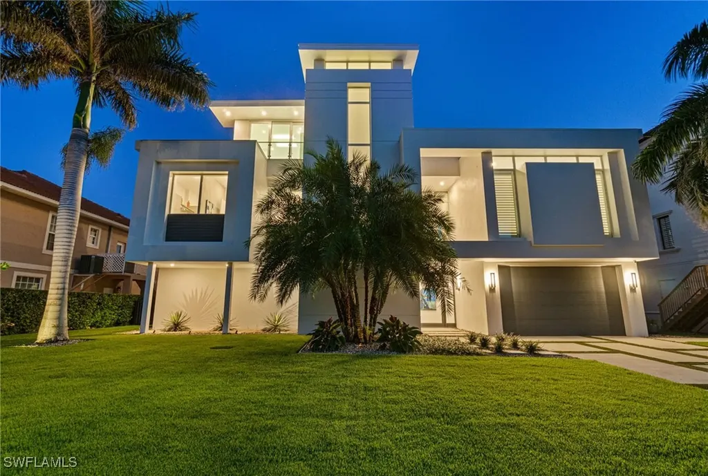 432 Bayside Avenue Naples FL 34108