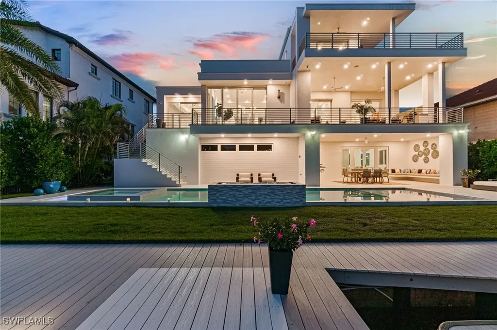 432 Bayside Avenue Naples FL 34108