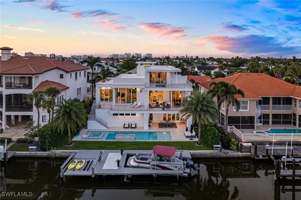 432 Bayside Avenue Naples FL 34108