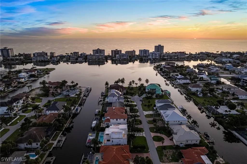 432 Bayside Avenue Naples FL 34108