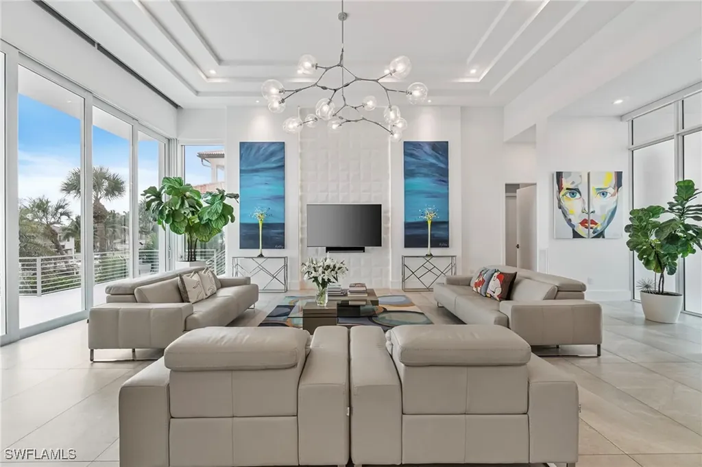 432 Bayside Avenue Naples FL 34108