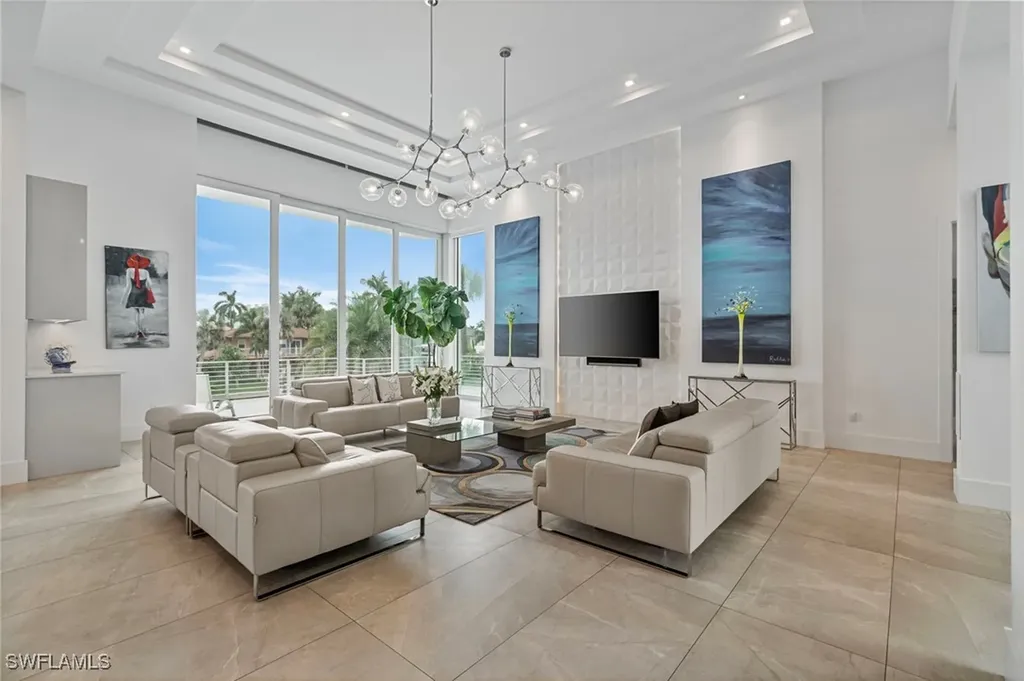 432 Bayside Avenue Naples FL 34108