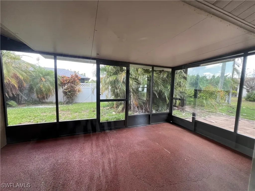 1833 SE 1st Terrace Cape Coral FL 33990