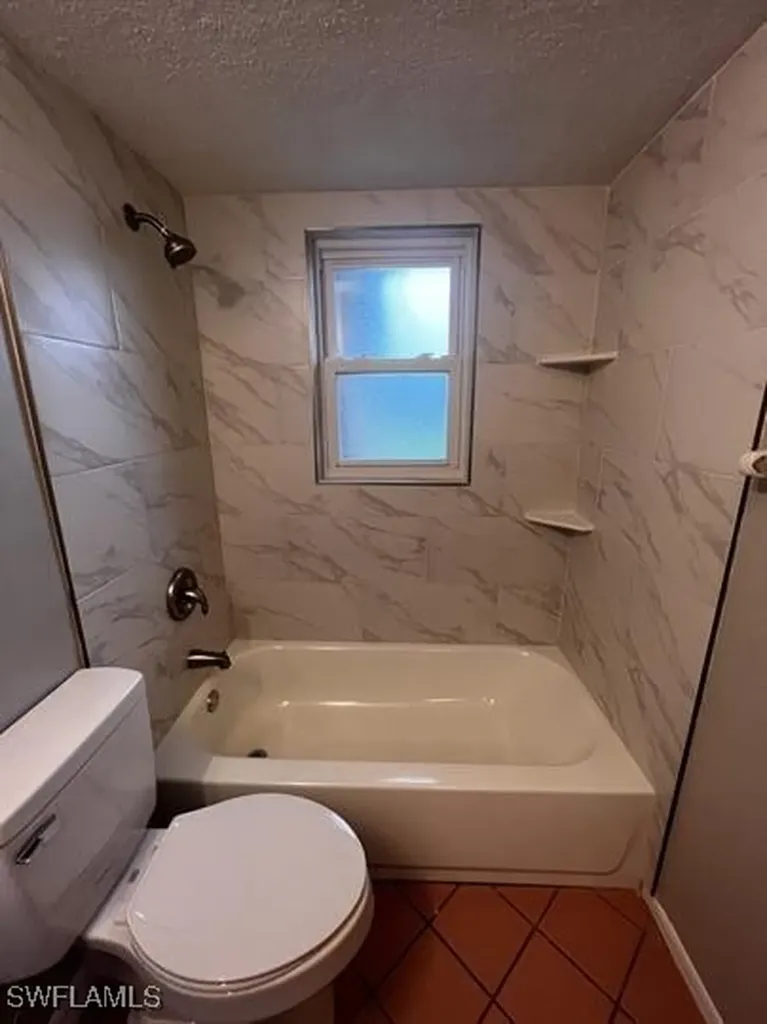 1833 SE 1st Terrace Cape Coral FL 33990