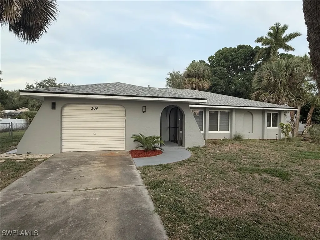 304 North Avenue Lehigh Acres FL 33936