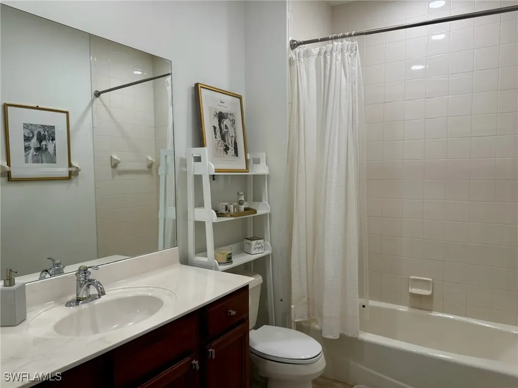1252 Rialto Way Naples FL 34114