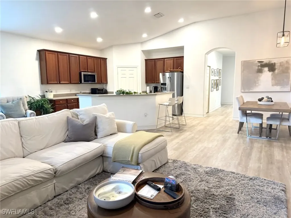 1252 Rialto Way Naples FL 34114