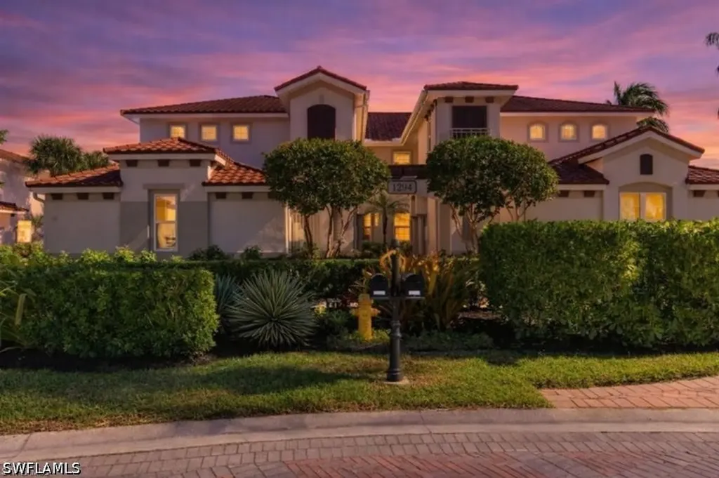 1252 Rialto Way Naples FL 34114