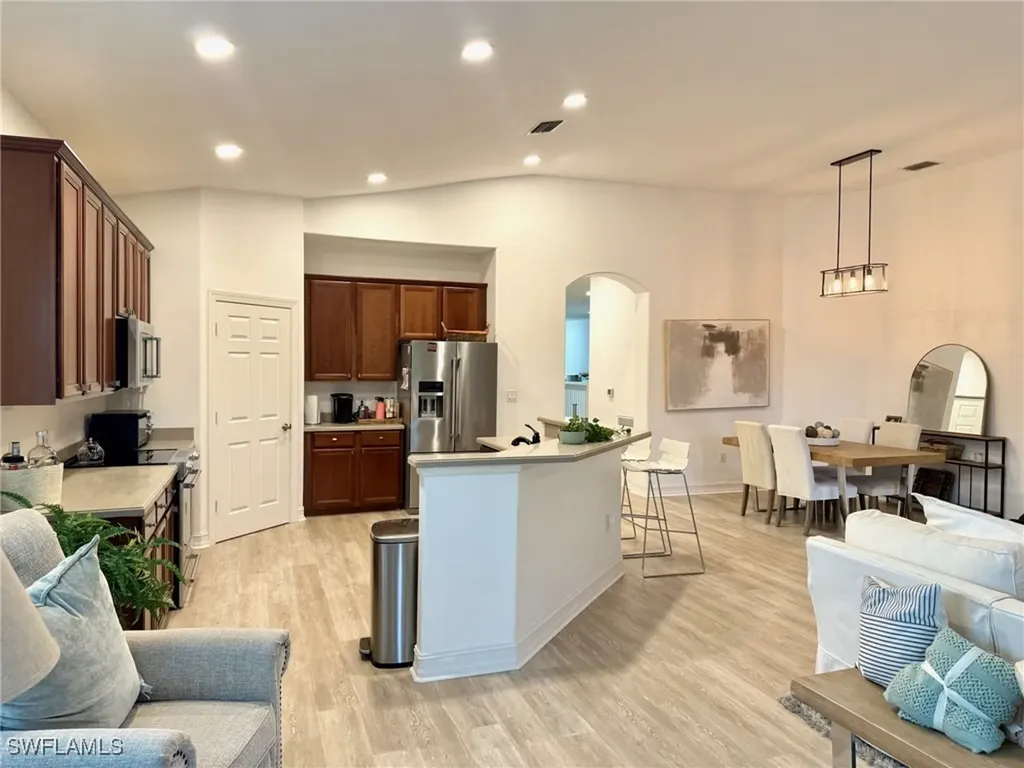 1252 Rialto Way Naples FL 34114