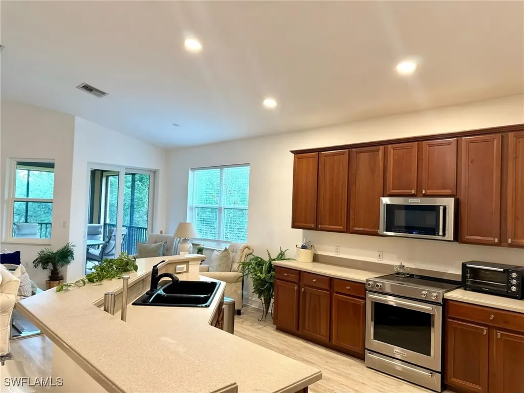 1252 Rialto Way Naples FL 34114
