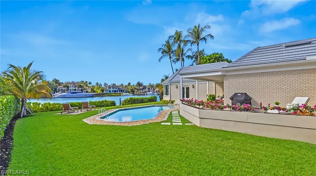 440 Kings Town Drive Naples FL 34102