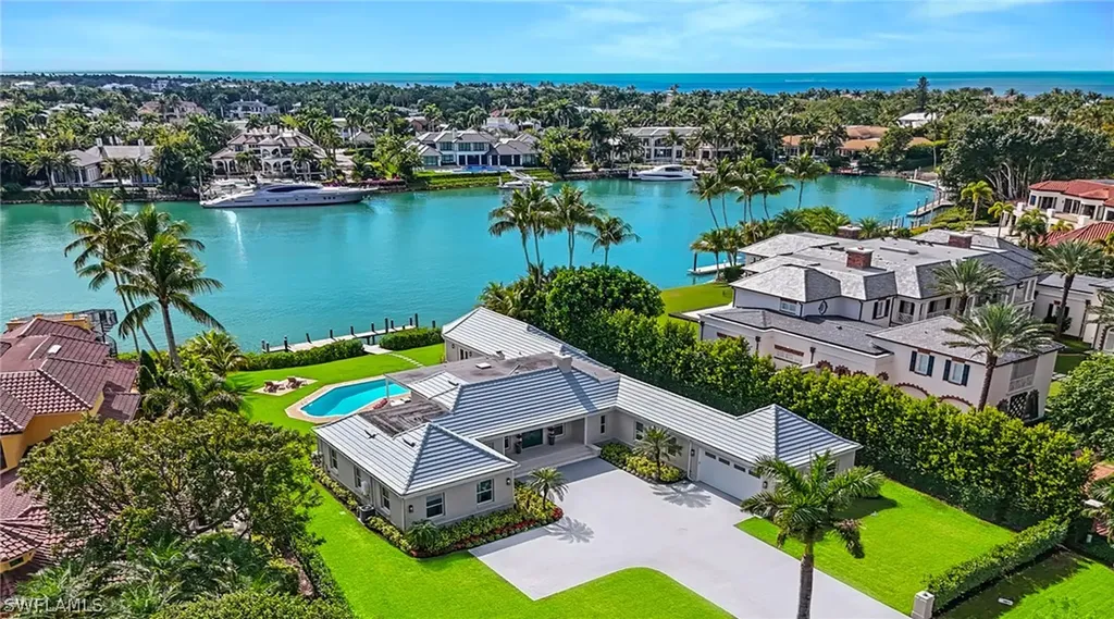 440 Kings Town Drive Naples FL 34102