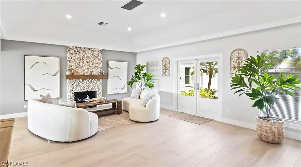 440 Kings Town Drive Naples FL 34102