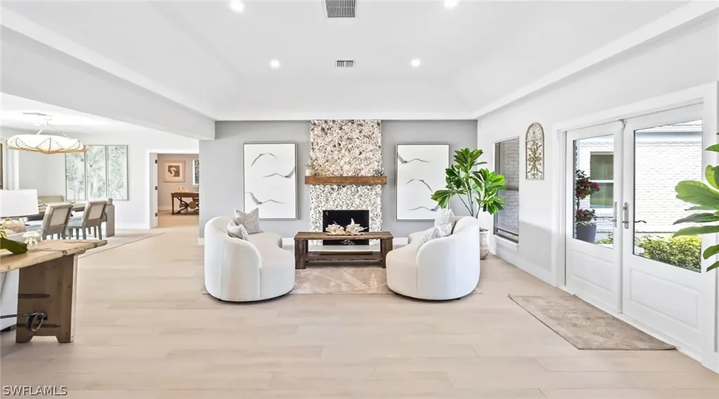 440 Kings Town Drive Naples FL 34102