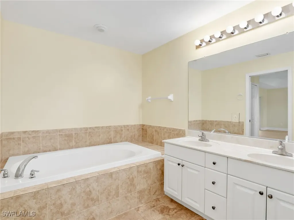 305 SE 16th Place Cape Coral FL 33990