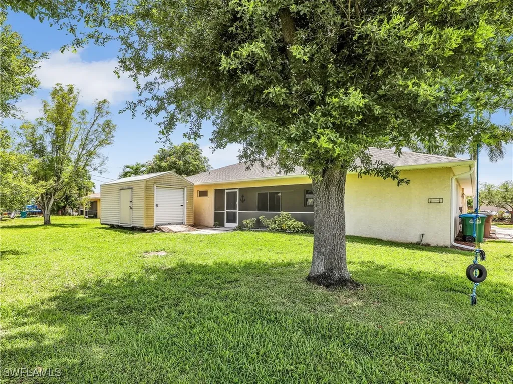 305 SE 16th Place Cape Coral FL 33990