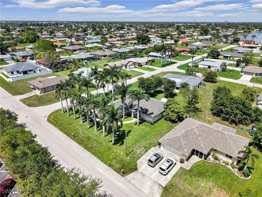 305 SE 16th Place Cape Coral FL 33990