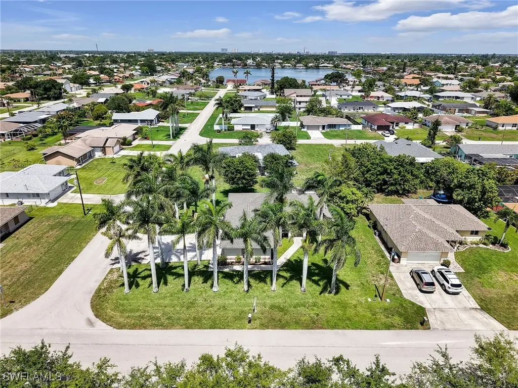 305 SE 16th Place Cape Coral FL 33990