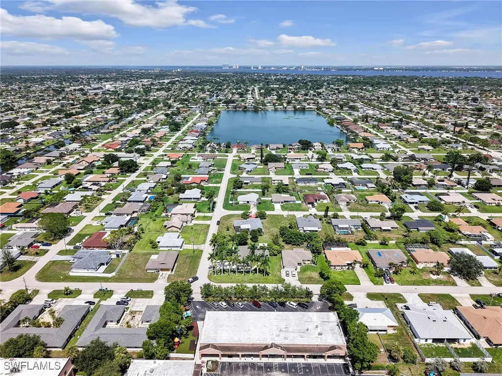 305 SE 16th Place Cape Coral FL 33990